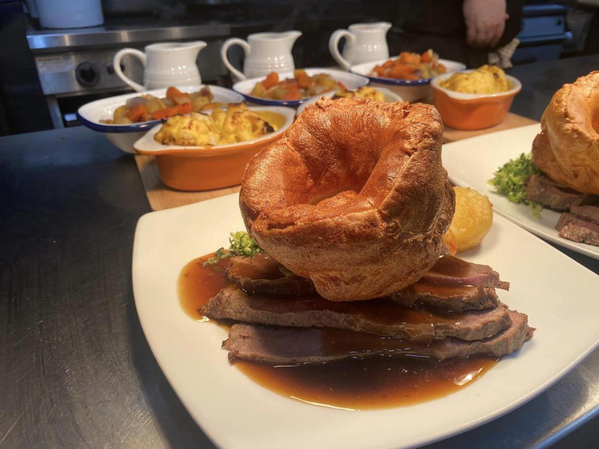 Crown & Anchor *