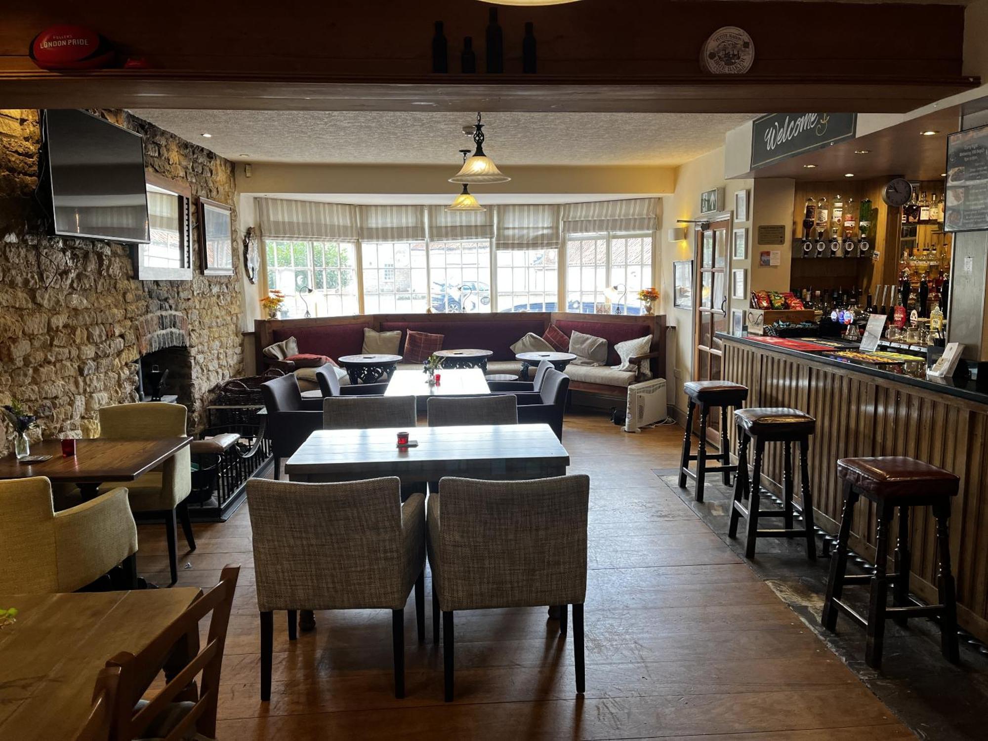 Crown & Anchor